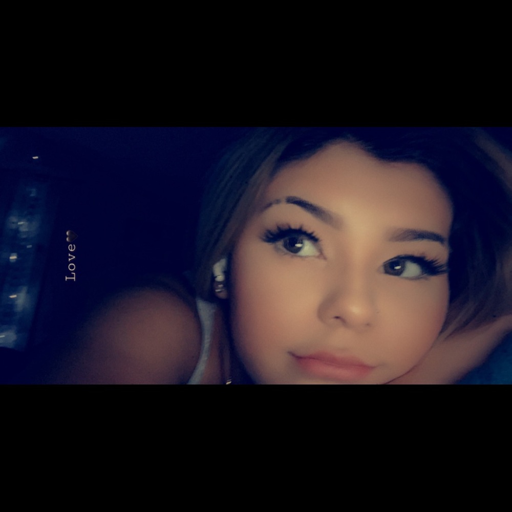 Meet your Posher, Carmelita